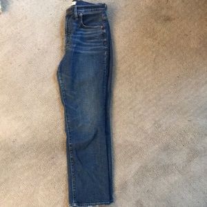 Madewell slim demi boot jeans in Sundale wash.